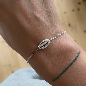 1- Sea shell bracelet 1