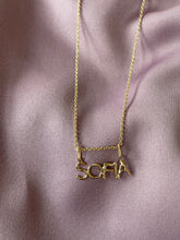 Indlæs billede til gallerivisning Lucky Letter Signature Pendant - Design Selv