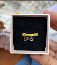 Indlæs billede til gallerivisning Lucky Letter Signature Pendant - Design Selv
