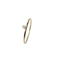 Indlæs billede til gallerivisning Tiny Diamond Ring 2