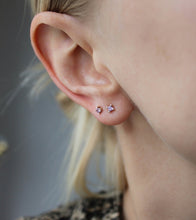 Indlæs billede til gallerivisning Pointy Earstud - Champagne Diamond