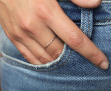 Indlæs billede til gallerivisning Twisted Ring - Medium
