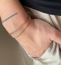 Indlæs billede til gallerivisning Hidden Diamond Bangle