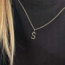 Indlæs billede til gallerivisning Curly Letter