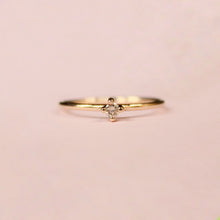 Indlæs billede til gallerivisning Medium Pointy Ring Champagne Diamond