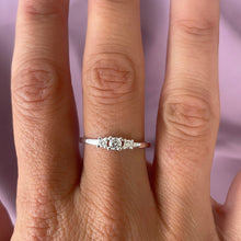 Indlæs billede til gallerivisning 01- Pointy Trio Ring White Diamonds Sølv