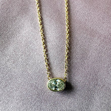 Indlæs billede til gallerivisning Minimal Oval White Diamond Necklace