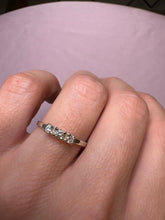 Indlæs billede til gallerivisning 01- Pointy Trio Ring White Diamonds Sølv
