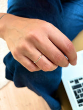 Indlæs billede til gallerivisning Edgy five Diamond Ring 9 karat guld