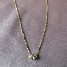 Indlæs billede til gallerivisning Minimal Oval White Diamond Necklace