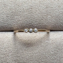 Indlæs billede til gallerivisning 3 Diamonds - Not Tiny Art Deco Ring