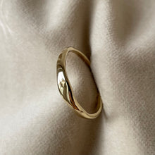 Indlæs billede til gallerivisning 1- UNIKA Chunky Wavy Ring 2  - 8 karat