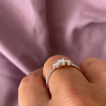 Indlæs billede til gallerivisning 01- Pointy Trio Ring White Diamonds Sølv