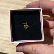 Indlæs billede til gallerivisning Hjertevedhæng med bogstav og diamant