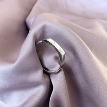 Indlæs billede til gallerivisning UNIKA Signet Ring - str 50-54
