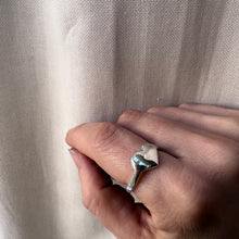 Indlæs billede til gallerivisning UNIKA Big Heart Ring 4.3