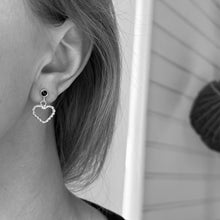 Indlæs billede til gallerivisning 01 - Twisted Heart Earring