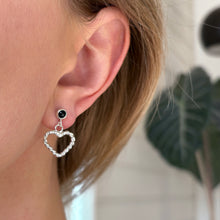 Indlæs billede til gallerivisning 01 - Twisted Heart Earring
