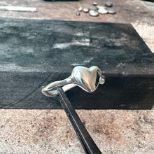 Indlæs billede til gallerivisning UNIKA Chunky Heart Ring 4