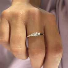 Indlæs billede til gallerivisning 01- Pointy Trio Ring White Diamonds Sølv