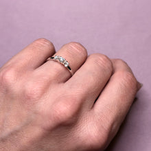 Indlæs billede til gallerivisning 01- Pointy Trio Ring White Diamonds Sølv