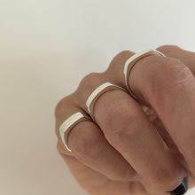 Indlæs billede til gallerivisning UNIKA Signet Ring - str 50-54