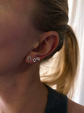 Indlæs billede til gallerivisning 01 - Tiny Doughnut Ear stud