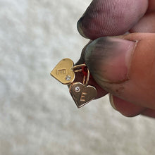 Indlæs billede til gallerivisning Hjertevedhæng med bogstav og diamant 9 karat guld