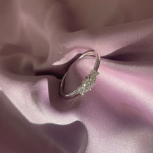 Indlæs billede til gallerivisning 01- Pointy Trio Ring White Diamonds Sølv