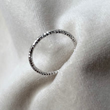 Indlæs billede til gallerivisning 01- Lola Ring