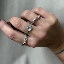 Indlæs billede til gallerivisning 01- Spinning Rose Ring