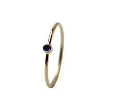 Indlæs billede til gallerivisning Tiny Sapphire Ring - Blue