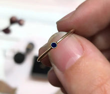 Indlæs billede til gallerivisning Tiny Sapphire Ring - Blue