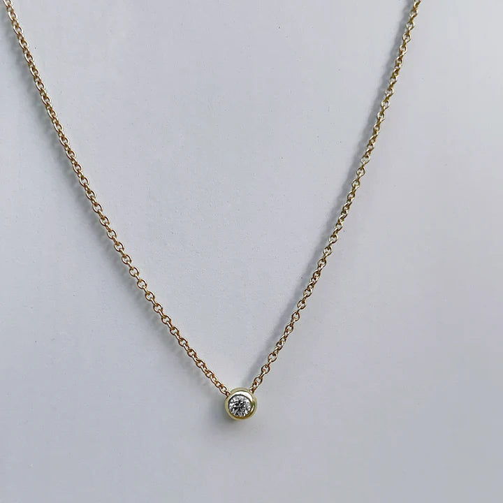 Minimal White Diamond Necklace