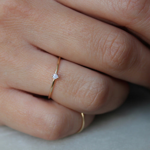 Tiny Pointy Ring - White Diamond