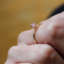 Indlæs billede til gallerivisning Unika Pink Sapphire Ring 4 mm
